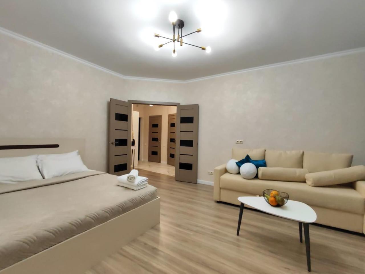 Apartment 51 2х комн с 2мя кроватями,раскладным диваном и раздельным санузлом на 1-6 гостей *